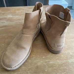 Mini Ugg boots unlined